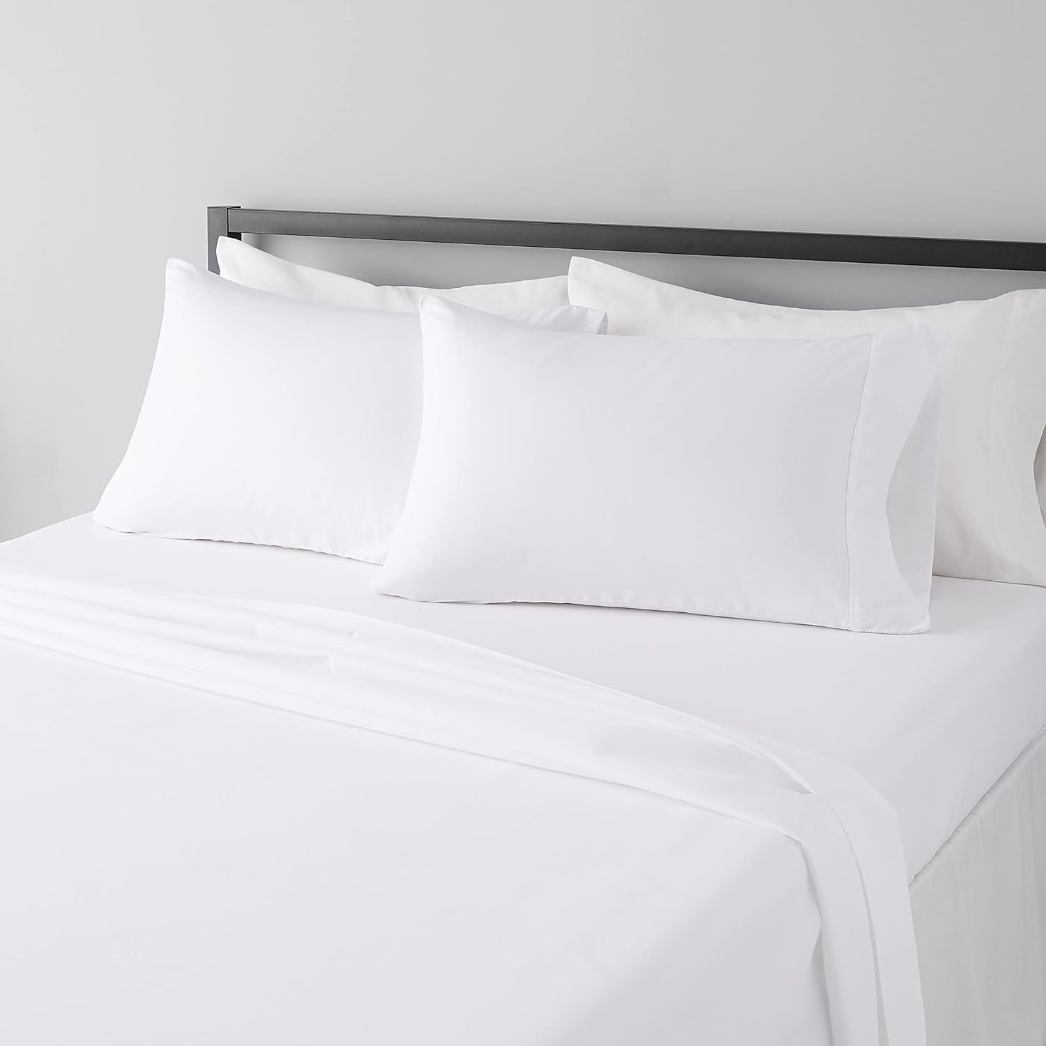 Amazon Basics 4 Piece Microfiber Lightweight Wrinkle-free Breathable Bed Sheet Set, Super Soft Easy Care, 14" Deep Pockets, Queen, Bright White, Solid
