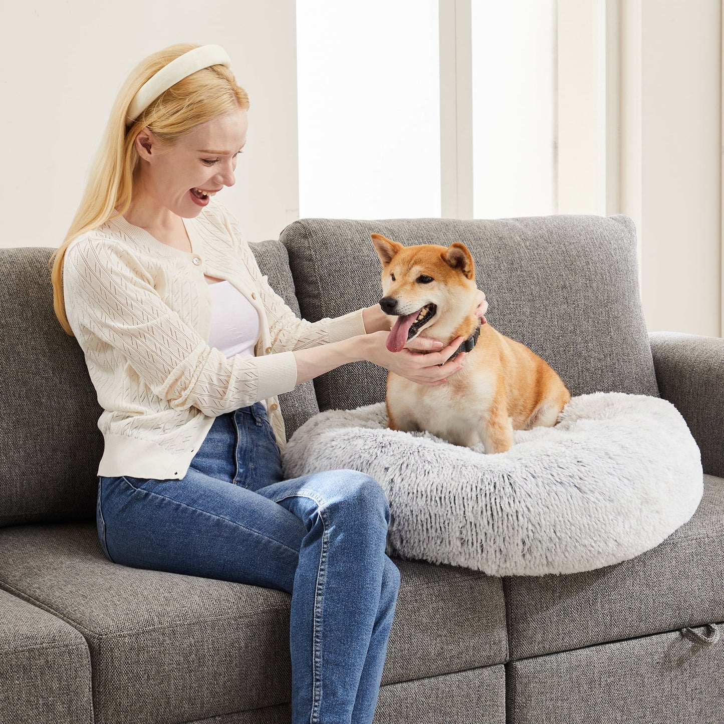 Large Calming Donut Dog & Cat Bed, 36 Inches round Fluffy Dog Beds for Dogs, Anti-Anxiety Plush Dog Bed, Machine Washable Pet Bed, Gray